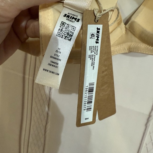 Skims Ultimate Push Up Strapless Bra In Sand Size 32B NWT $64 - Picture 6 of 12